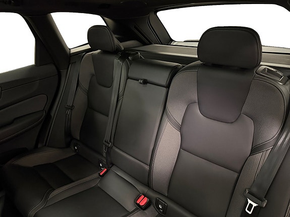 Volvo XC60 10 of 19