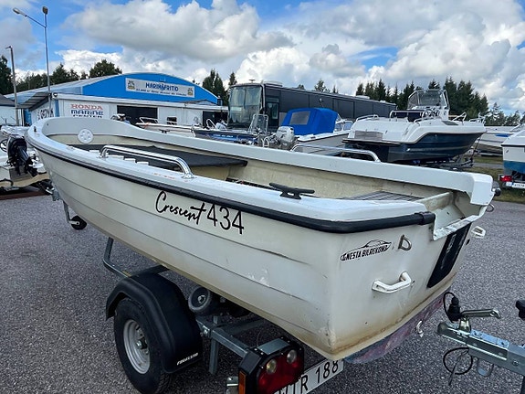 Crescent 434 – ombyggd med kast däck till  fiskebåt 4 of 10