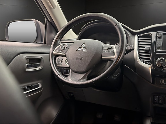 Mitsubishi L200 14 of 30