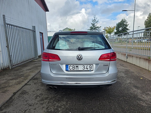 Volkswagen Passat 8 of 15