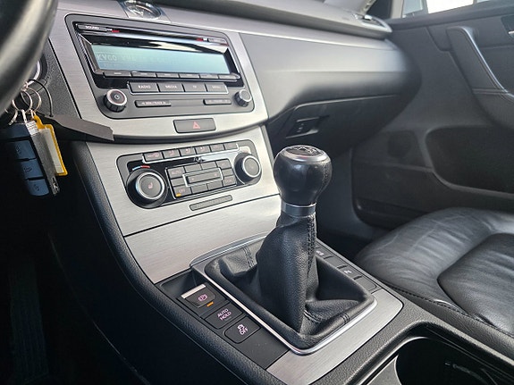Volkswagen Passat 15 of 15