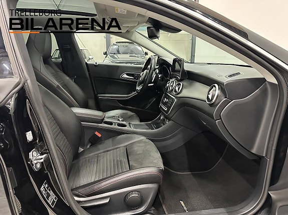 Mercedes-Benz CLA200 13 of 25