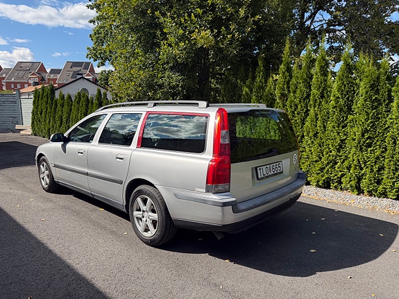 Volvo V70 4 of 7