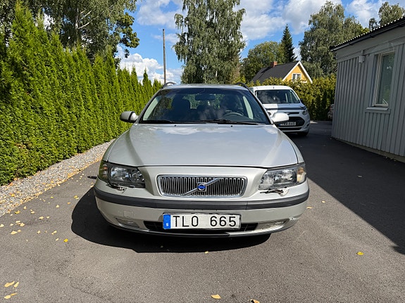 Volvo V70 6 of 7