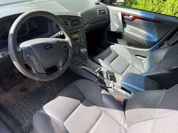 Volvo V70 5 of 7