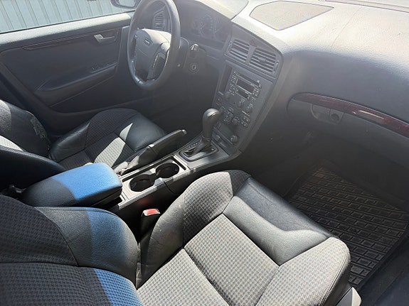 Volvo V70 7 of 7