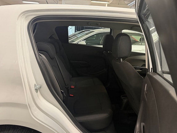 Chevrolet Aveo 15 of 27