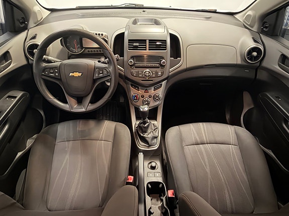Chevrolet Aveo 13 of 27