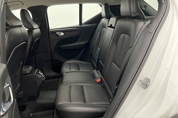 Volvo XC40 16 of 27