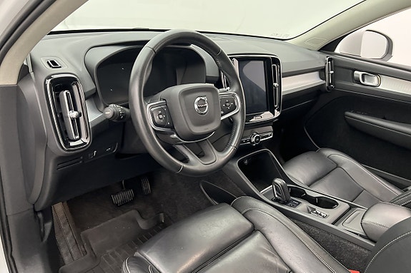 Volvo XC40 10 of 27