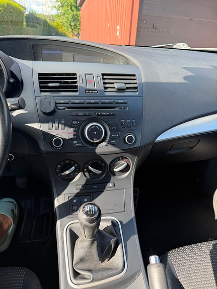 Mazda 3 6 of 7