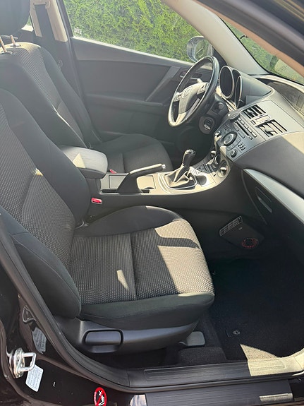 Mazda 3 5 of 7