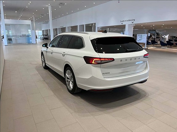 Skoda Superb 5 of 18