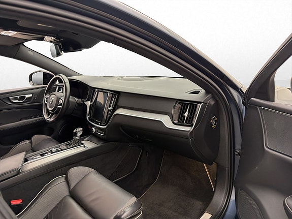 Volvo V60 17 of 30