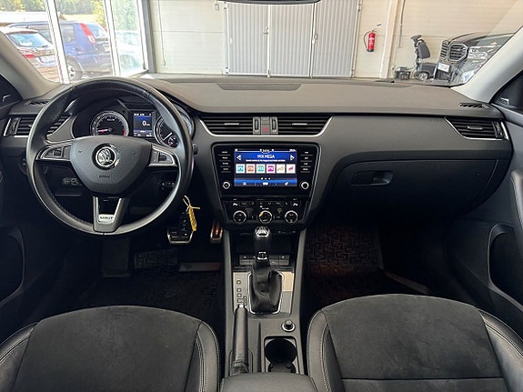 Skoda Octavia Scout 10 of 24