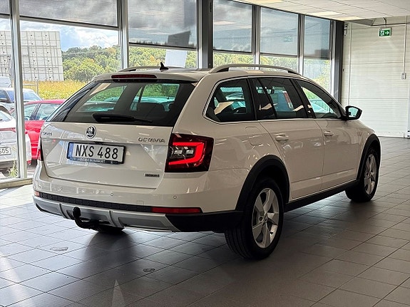 Skoda Octavia Scout 3 of 24
