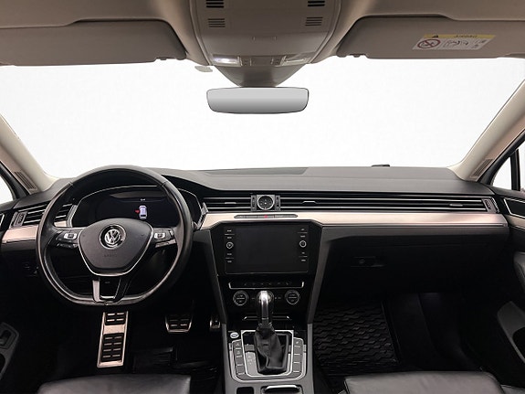Volkswagen Passat Alltrack 14 of 30