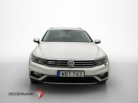 Volkswagen Passat Alltrack 2 of 30