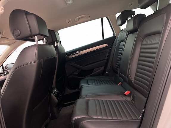 Volkswagen Passat Alltrack 18 of 30