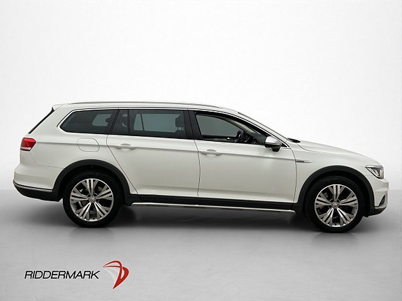 Volkswagen Passat Alltrack 9 of 30