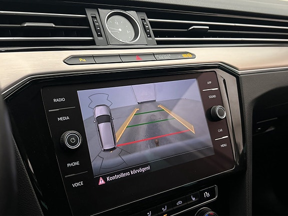 Volkswagen Passat Alltrack 23 of 30