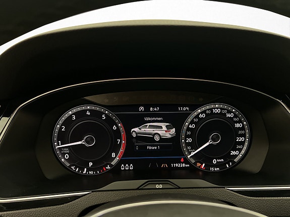 Volkswagen Passat Alltrack 19 of 30
