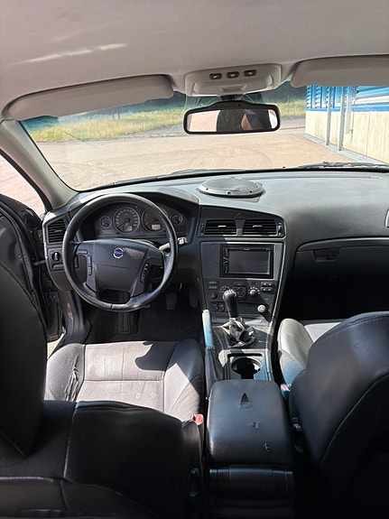 Volvo V70 5 of 6