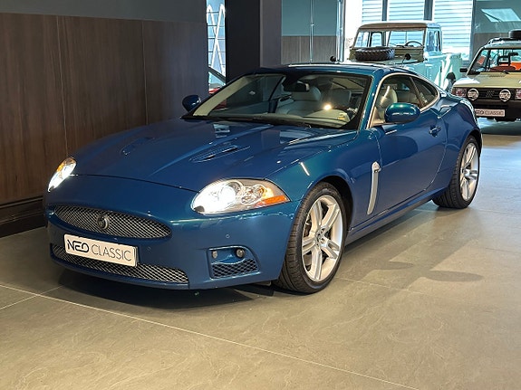 Jaguar XK 2 of 22