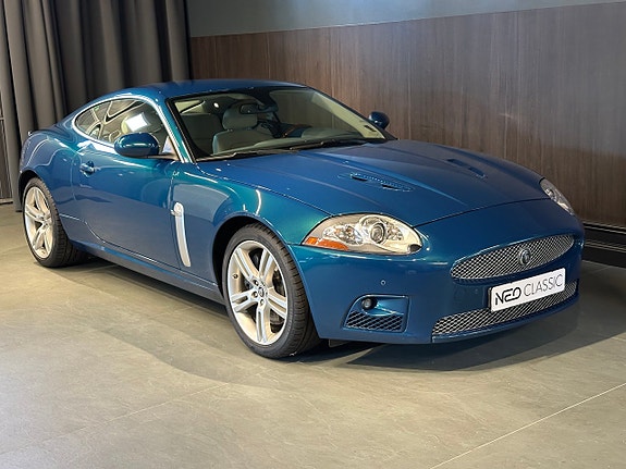 Jaguar XK 4 of 22