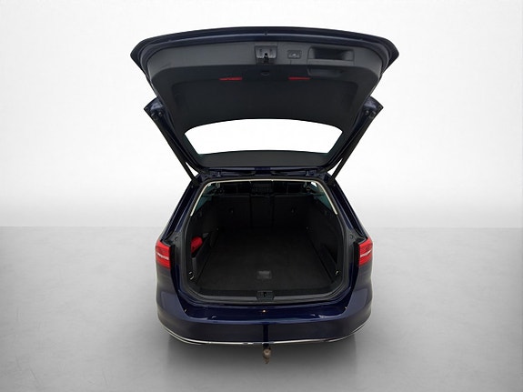 Volkswagen Passat 27 of 30