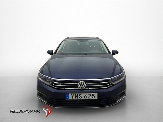 Volkswagen Passat 2 of 30