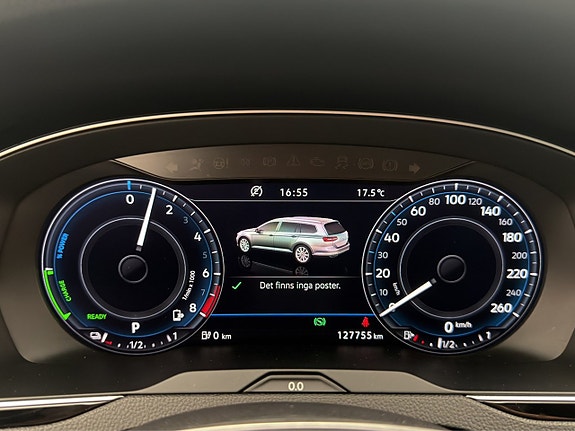 Volkswagen Passat 18 of 30