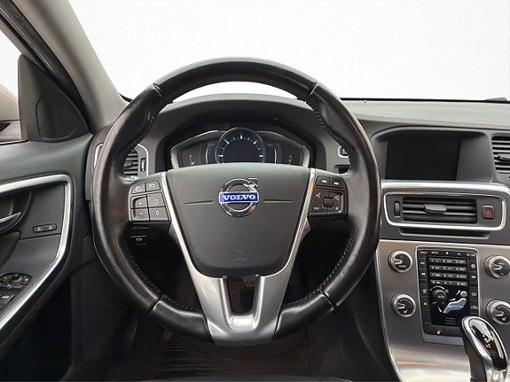 Volvo V60 12 of 30