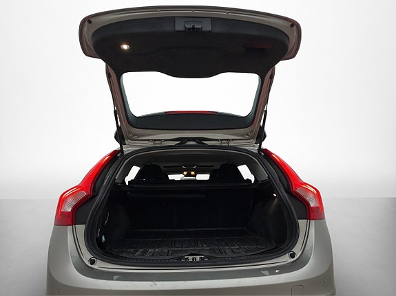Volvo V60 26 of 30