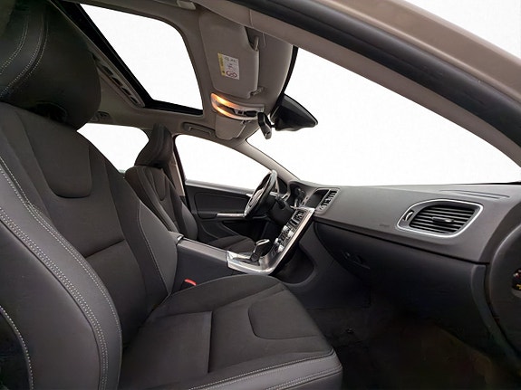 Volvo V60 23 of 30