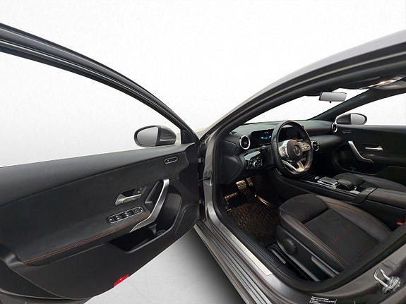 Mercedes-Benz A200 10 of 30