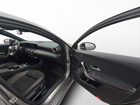 Mercedes-Benz A200 26 of 30