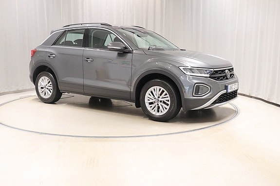 Volkswagen T-Roc 3 of 10