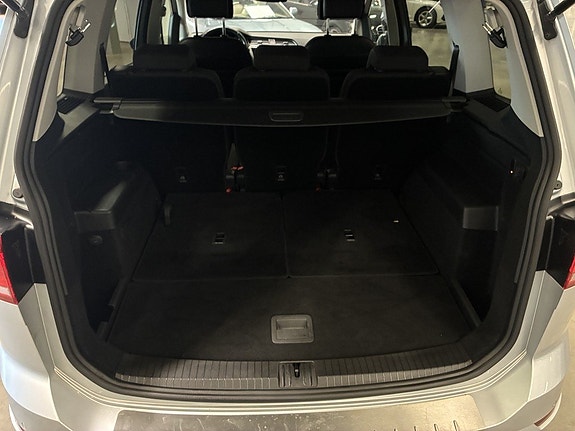 Volkswagen Touran 16 of 19