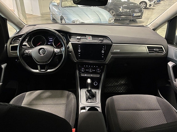 Volkswagen Touran 13 of 19