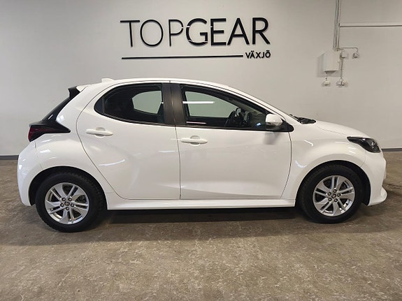 Toyota Yaris 7 of 18