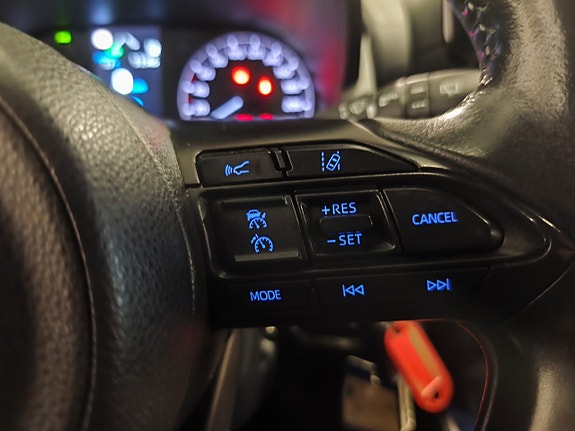Toyota Yaris 12 of 18