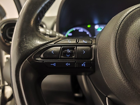 Toyota Yaris 10 of 18