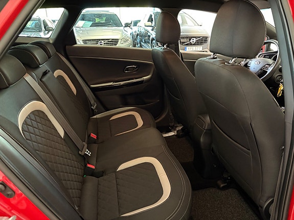 Kia Ceed 17 of 19