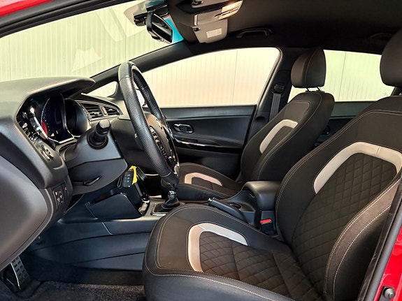 Kia Ceed 8 of 19