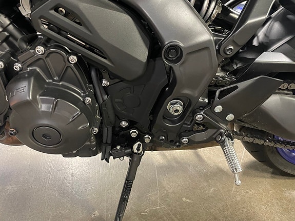 Yamaha MT-09 Y-AMT DEMO TAIL TIDY FLY SCREEN TANK PADS 5 of 5