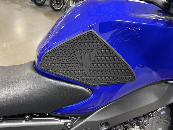 Yamaha MT-09 Y-AMT DEMO TAIL TIDY FLY SCREEN TANK PADS 3 of 5