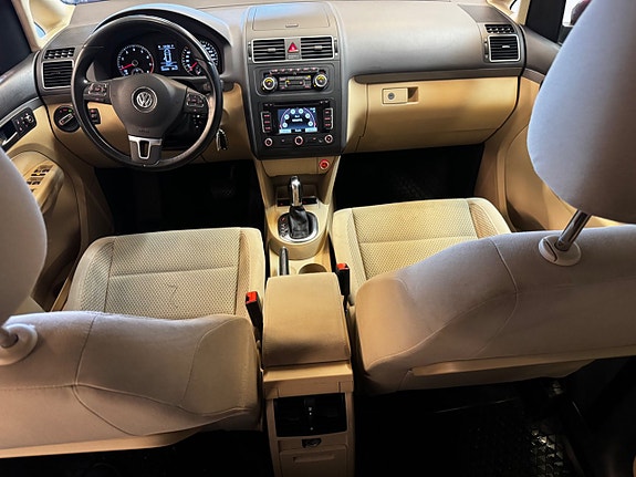 Volkswagen Touran 8 of 12