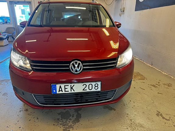 Volkswagen Touran 2 of 12