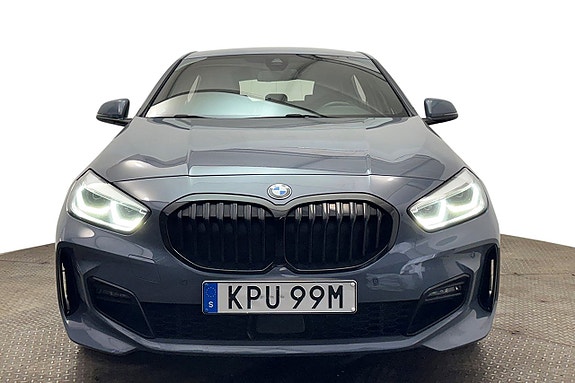 BMW 118i 3 of 30